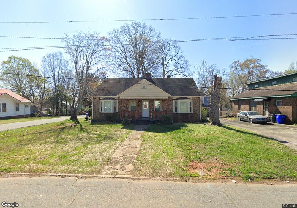 601 W 5th St, Siler City, NC 27344 - photo 1