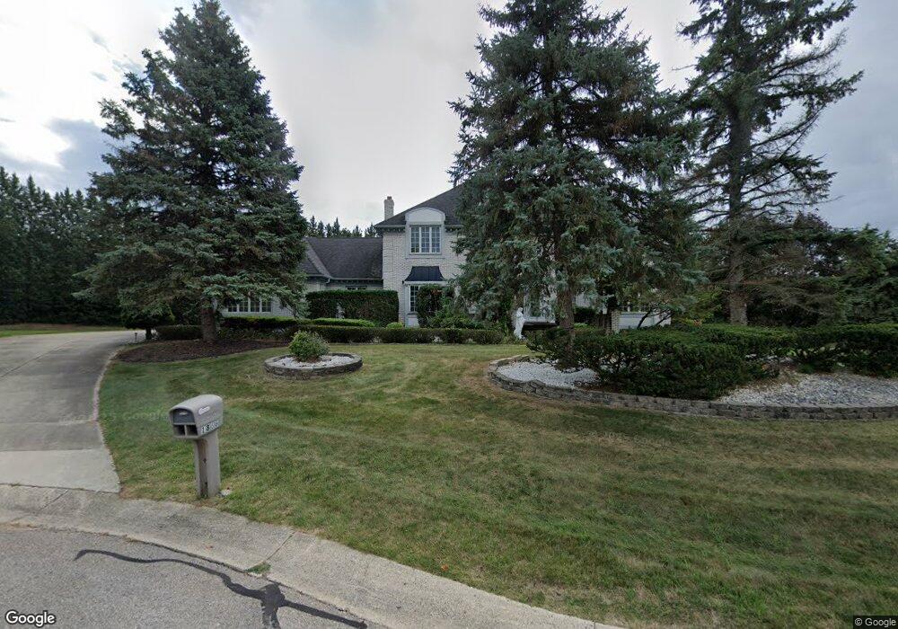 1866 Canterbury Ct, Bloomfield Hills, MI 48302 - photo 1