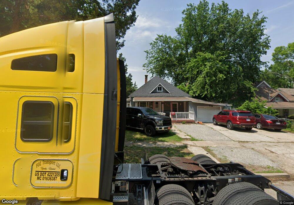 2527 SW Clay St, Topeka, KS 66611 - photo 1