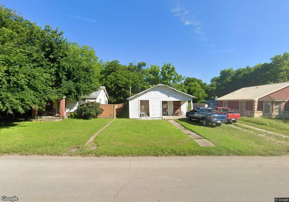 604 Poindexter Ave, Cleburne, TX 76033 - photo 1