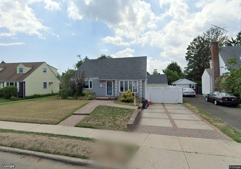 766 Park Ln S, Franklin Square, NY 11010 - photo 1