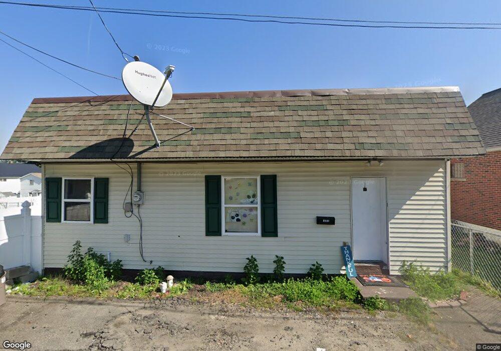 1068 Emerald Ct, Hazleton, PA 18202 - photo 1