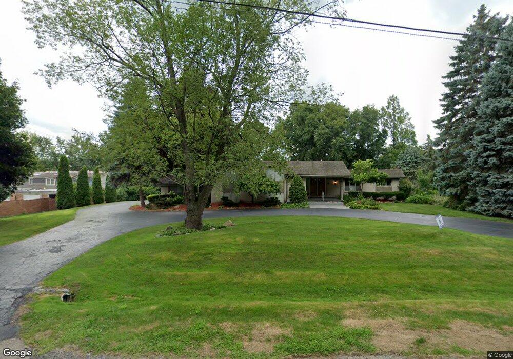 5262 Kings Gate Way, Bloomfield Hills, MI 48302 - photo 1