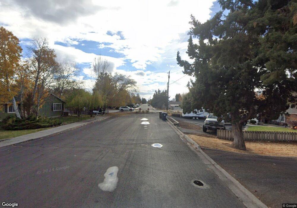 15 NW Maple Ct, Redmond, OR 97756 - photo 1