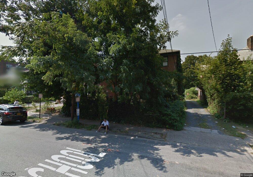 641 Warbuton Ave unit 2N, Yonkers, NY 10701 - photo 1