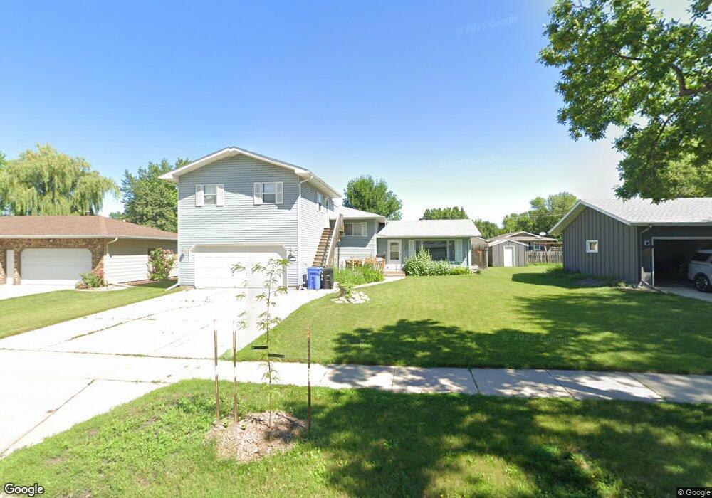 3125 Edgewood Dr N, Fargo, ND 58102 - photo 1