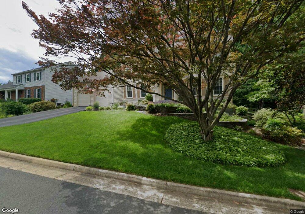 5318 Lindsay St, Fairfax, VA 22032 - photo 1