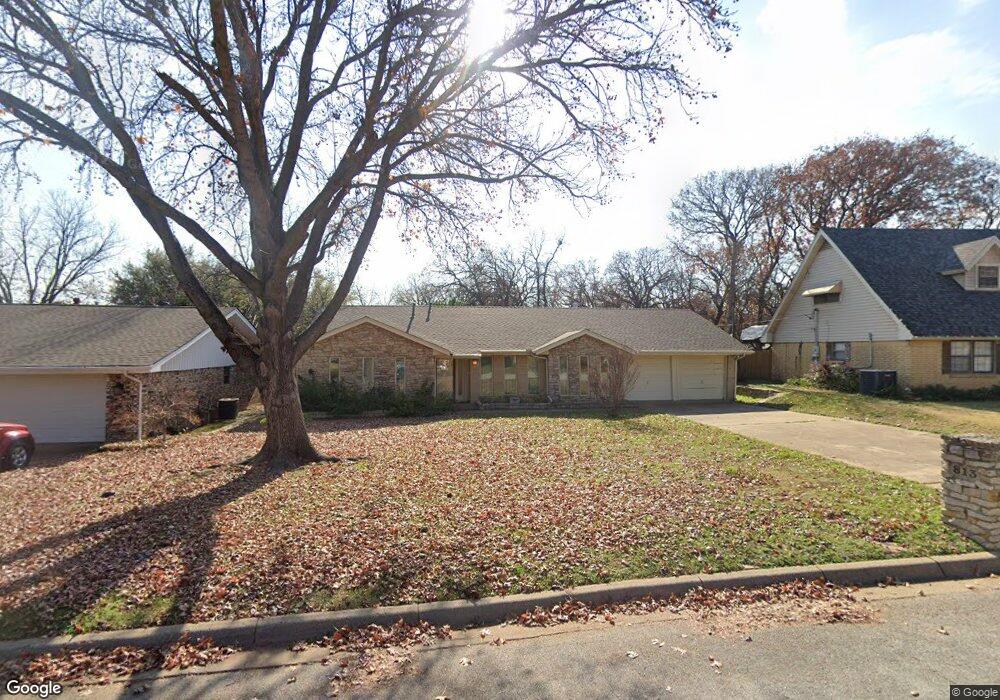813 Overhill Dr, Hurst, TX 76053 - photo 1