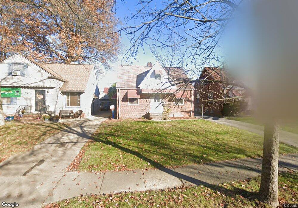 21219 Hillgrove Ave, Maple Heights, OH 44137 - photo 1