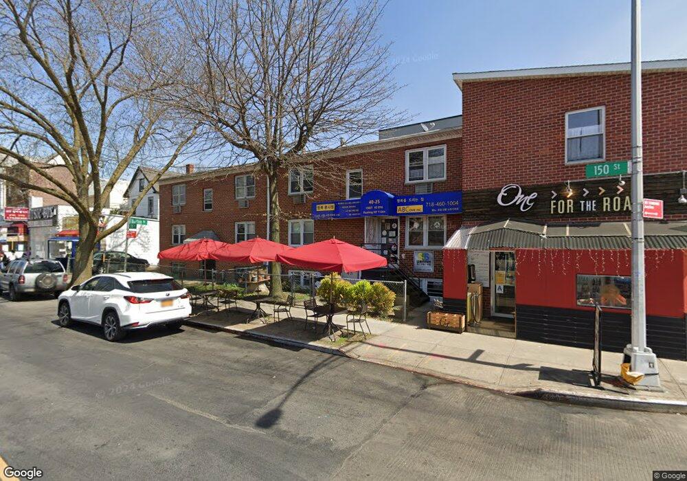 40-25 150th St unit 2N, Flushing, NY 11354 - photo 1