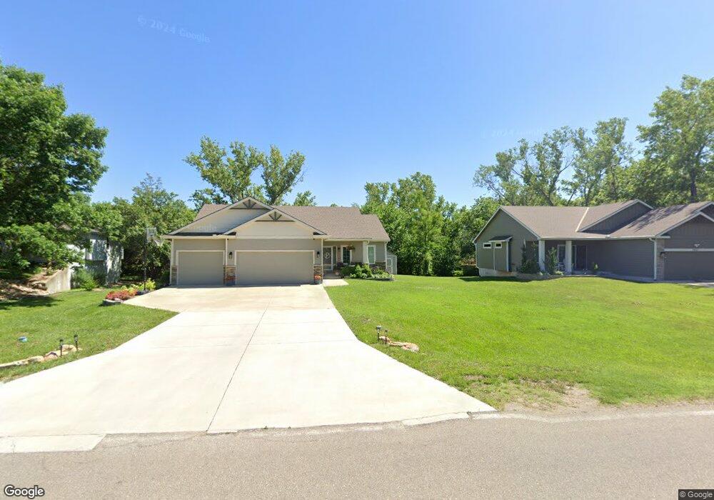 7153 SW 33rd St, Topeka, KS 66614 - photo 1