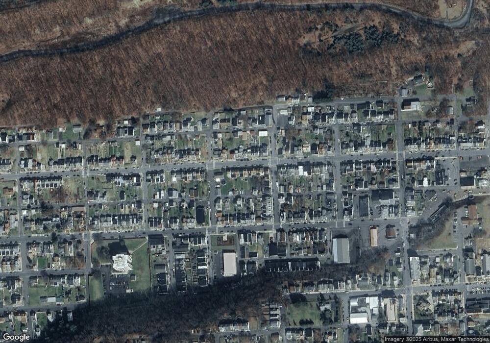 1122 W Walnut St, Coal Township, PA 17866 - photo 1