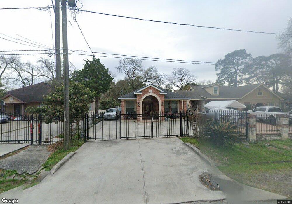 10207 Donald Dr, Houston, TX 77076 - photo 1