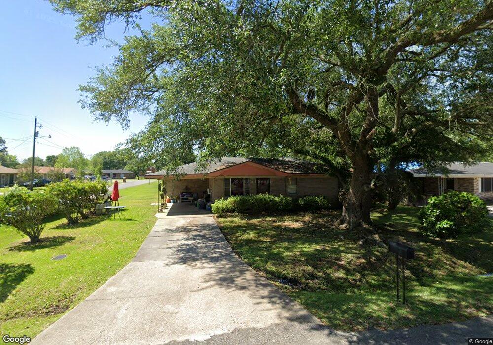 743 J l Dr, Scott, LA 70583 - photo 1