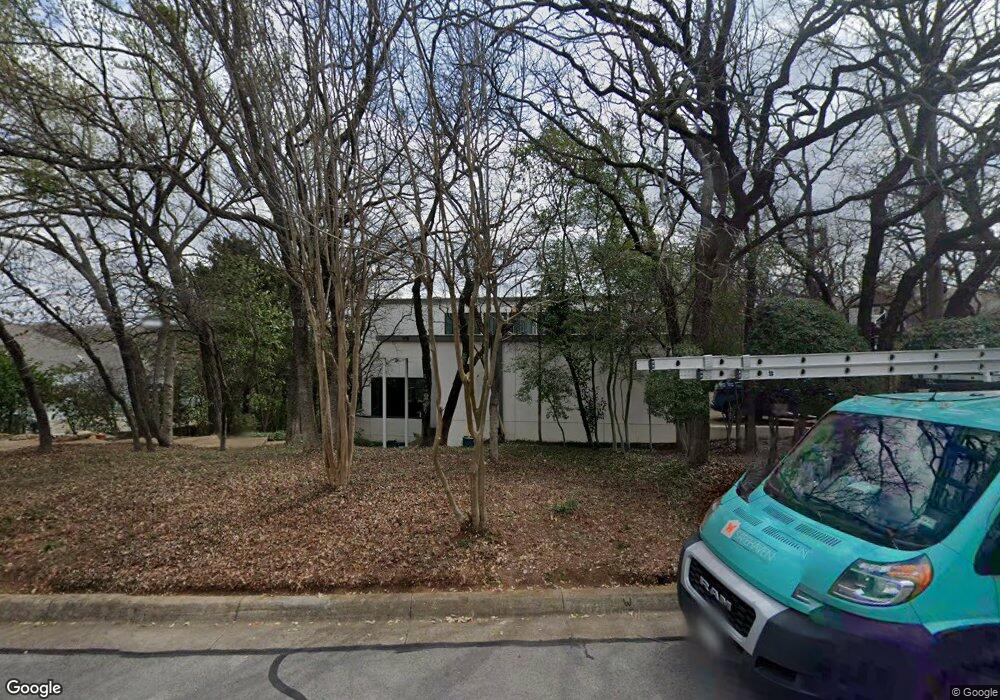 1429 Crownhill Dr, Arlington, TX 76012 - photo 1