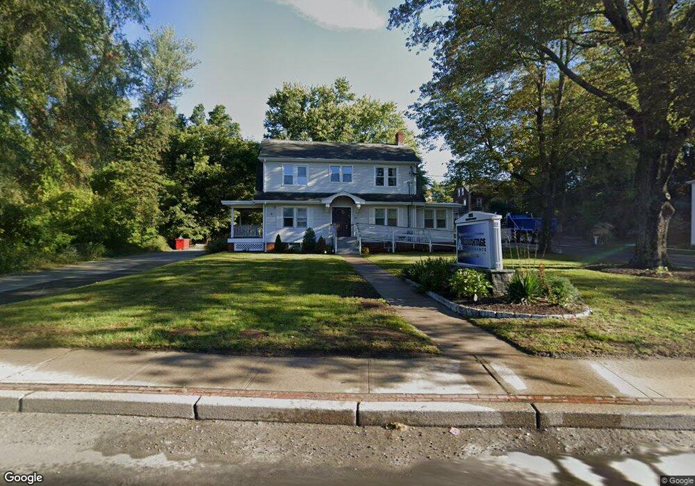 895 Mendon Rd, Cumberland, RI 02864 - photo 1