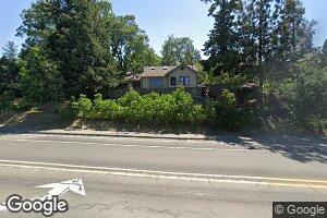 925 N Main St, Ashland, OR 97520