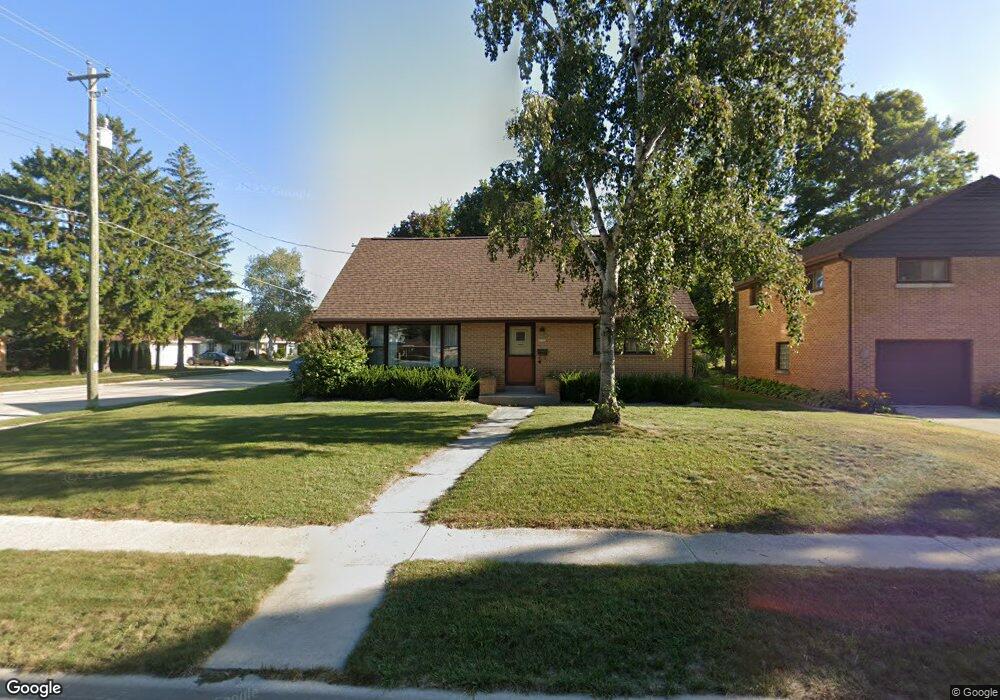 2026 Granger Rd, Manitowoc, WI 54220 - photo 1