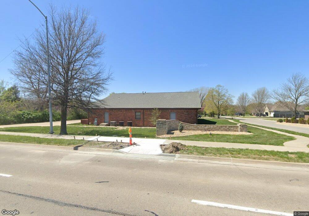 3801 SW Wanamaker Rd, Topeka, KS 66610 - photo 1