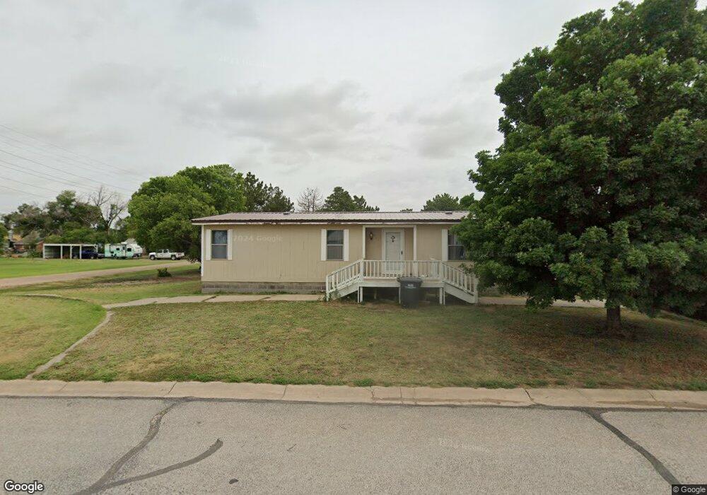 701 E Avenue B, Cimarron, KS 67835 - photo 1