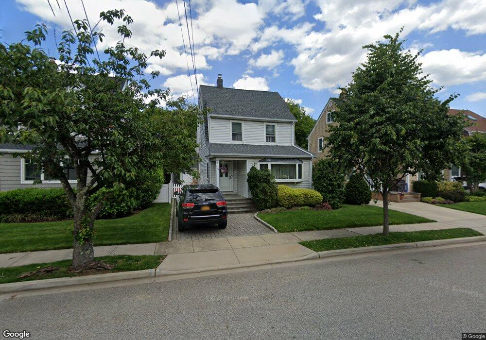 44 Holly Ave, Mineola, NY 11501 - photo 1