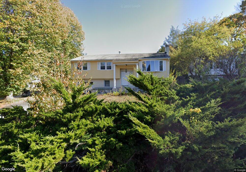 15 Larson Ln, Stoneham, MA 02180 - photo 1