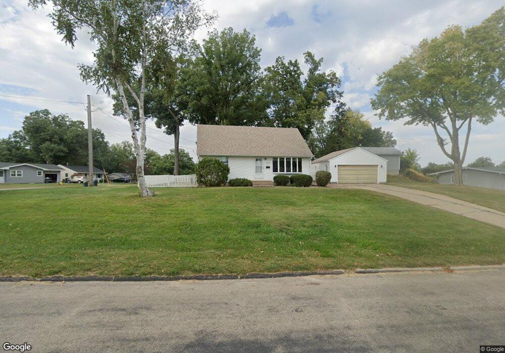 2700 Seely Ave SE, Cedar Rapids, IA 52403 - photo 1