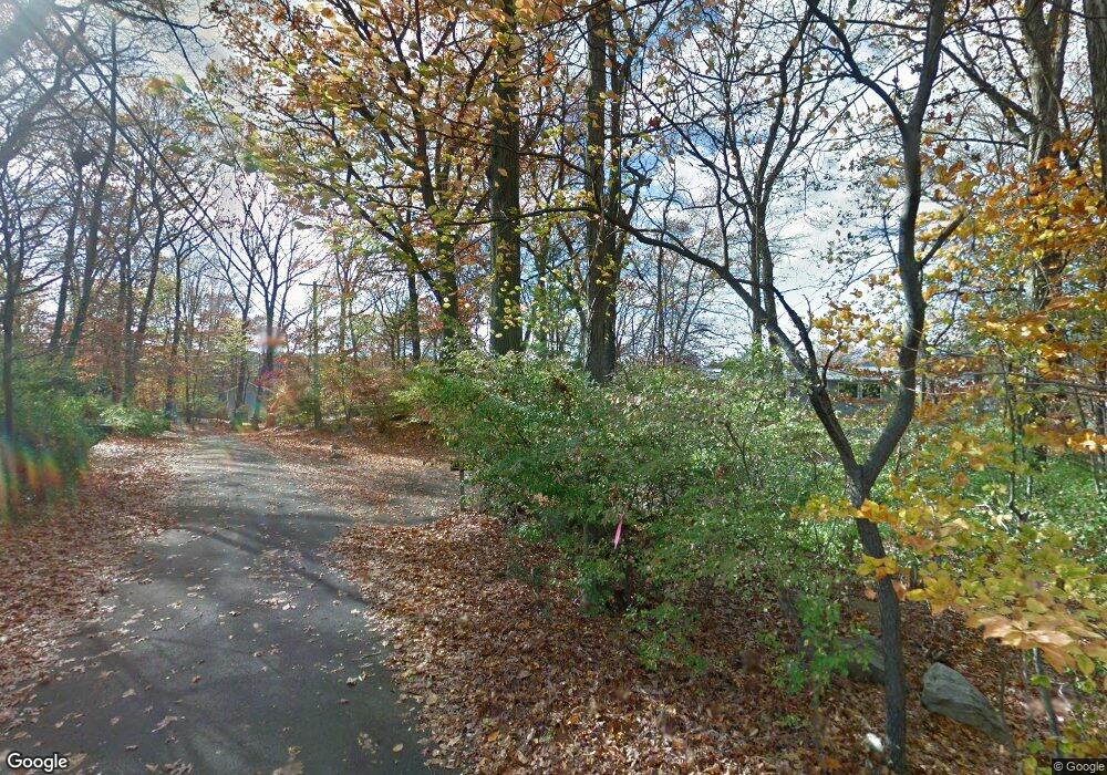 32 Splitrock Rd, Norwalk, CT 06854 - photo 1