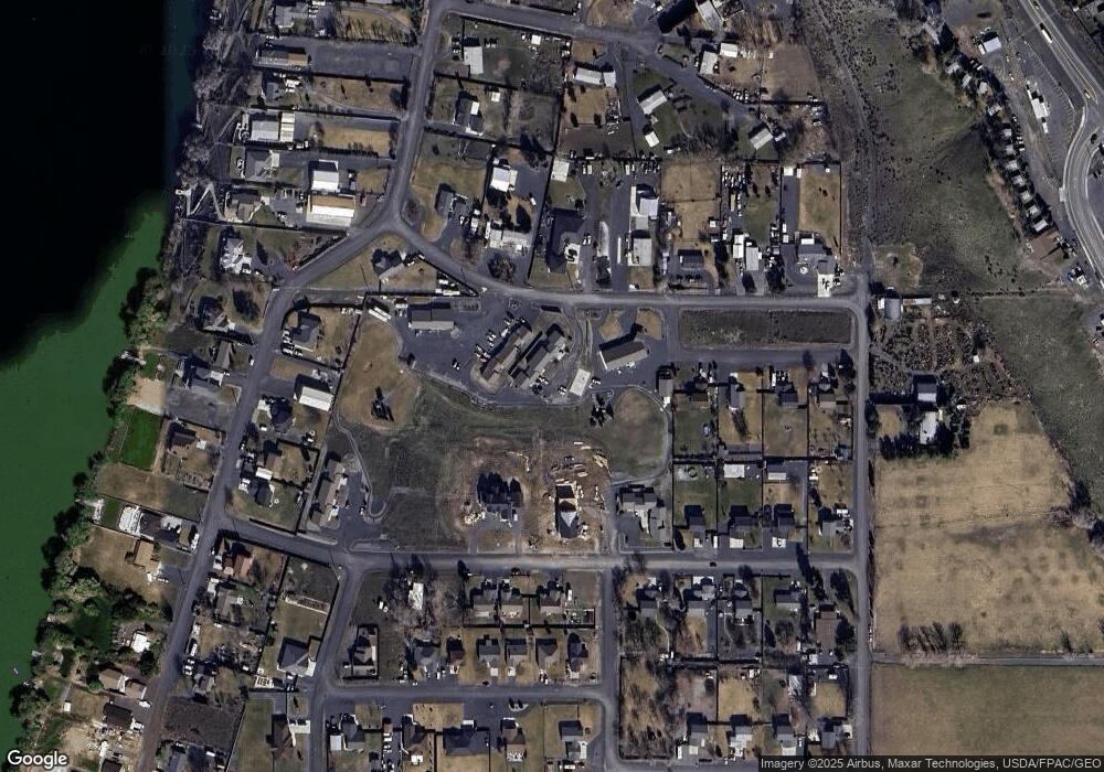 7593 Cox St NE unit A, Moses Lake, WA 98837 - photo 1