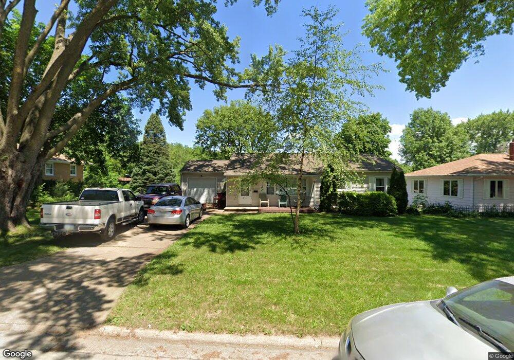 927 W 16th St, Cedar Falls, IA 50613 - photo 1