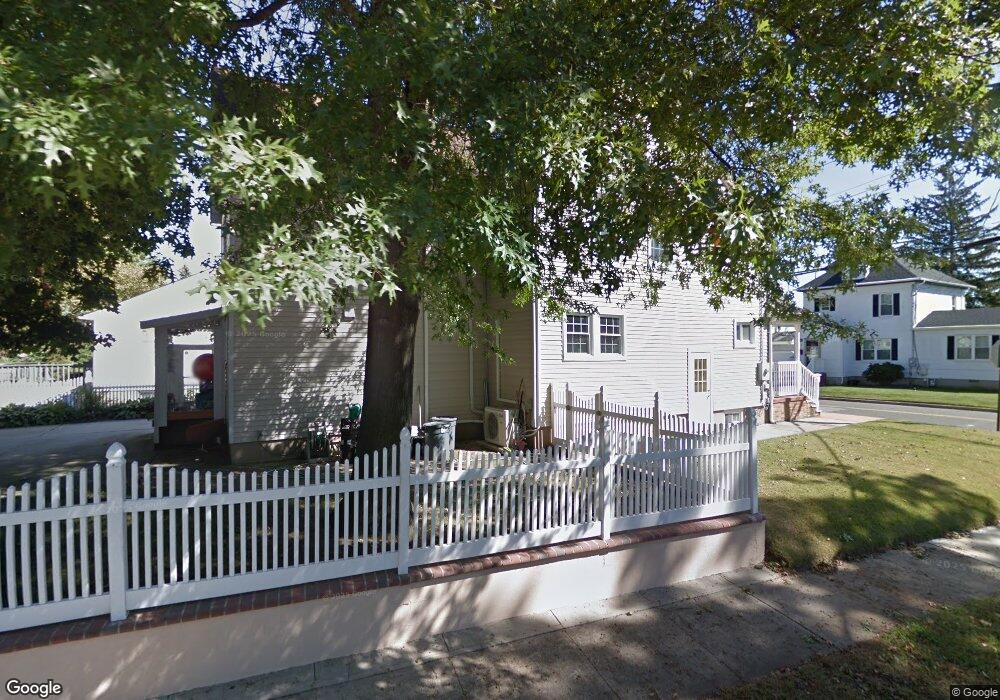 38 Pubins Ln, New Hyde Park, NY 11040 - photo 1