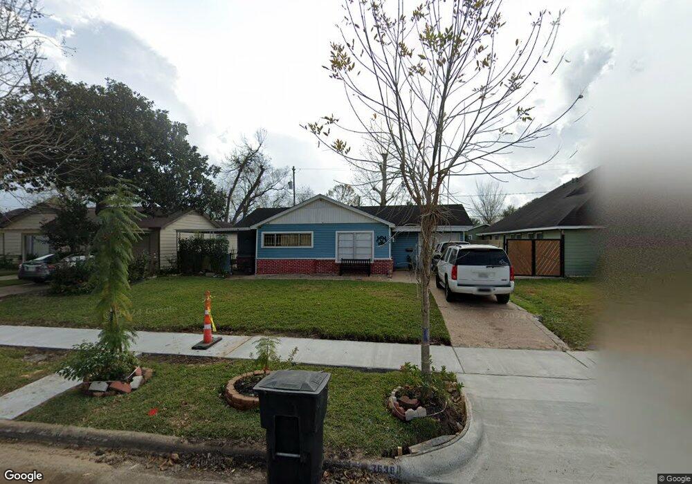7638 Hereford St, Houston, TX 77087 - photo 1