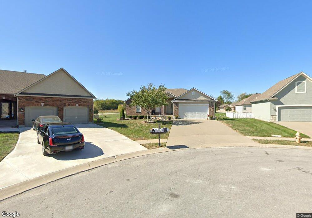 714 Redtop Ln, Raymore, MO 64083 - photo 1