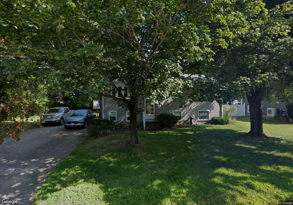 7 Taunton St, Bellingham, MA 02019 - photo 1