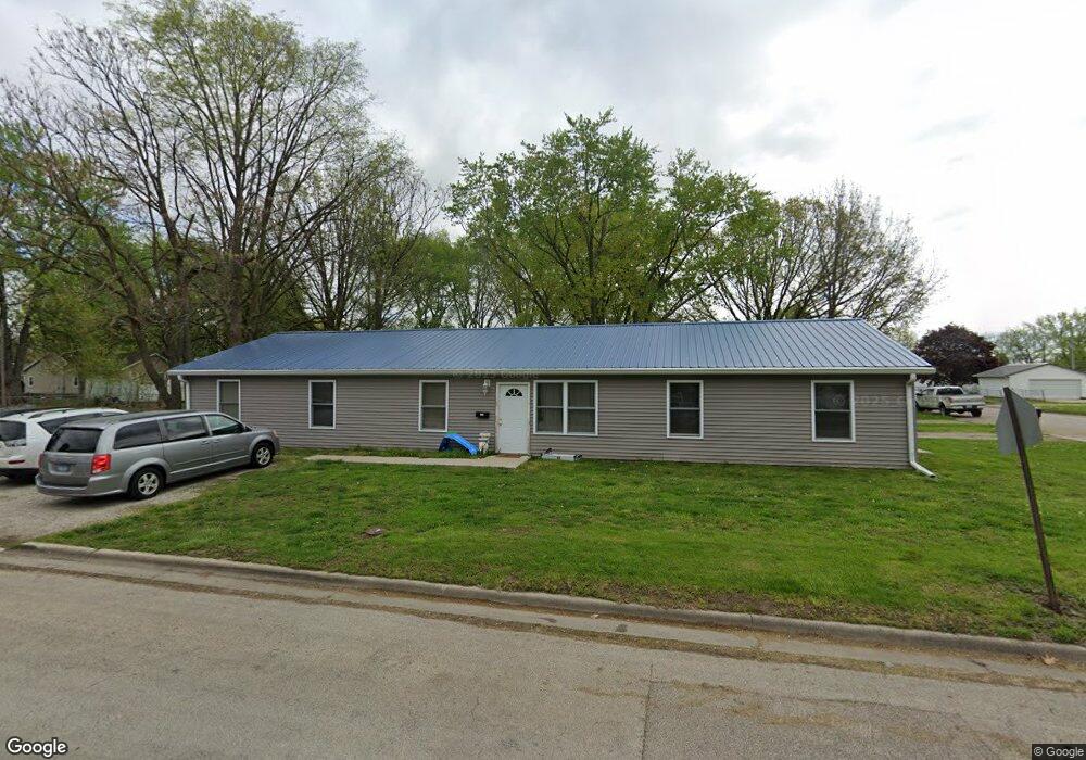 1228 Delavan St unit 305 Butler, Lincoln, IL 62656 - photo 1