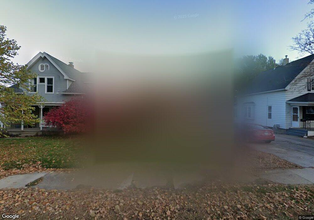 234 Wilson Ave SW, Cedar Rapids, IA 52404 - photo 1