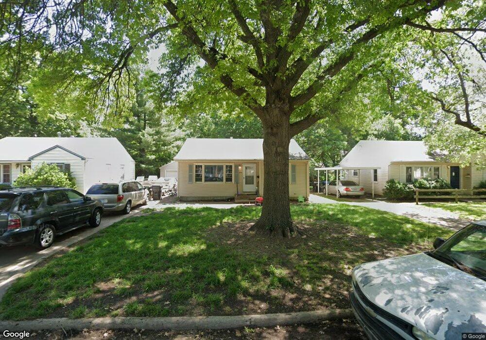 1936 SW Moundview Dr, Topeka, KS 66604 - photo 1