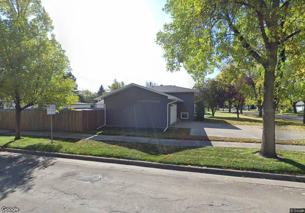 2103 S 20th St, Grand Forks, ND 58201 - photo 1