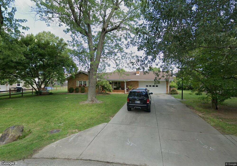 3240 Hillcrest Dr, Columbus, IN 47203 - photo 1