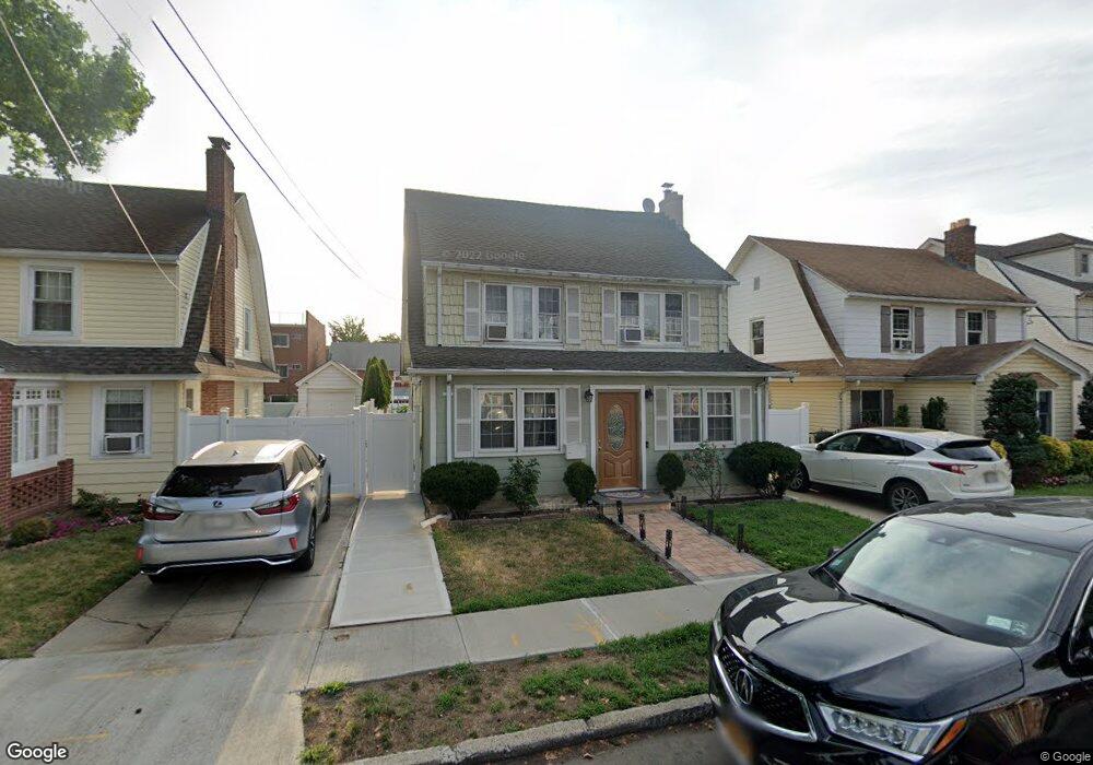 92-33 242nd St, Jamaica, NY 11426 - photo 1