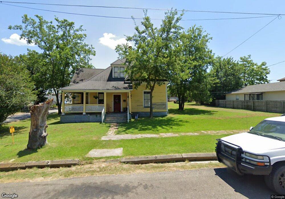 322 E 5th St, Bonham, TX 75418 - photo 1