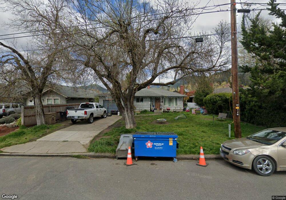 224 NE Steiger St, Grants Pass, OR 97526 - photo 1