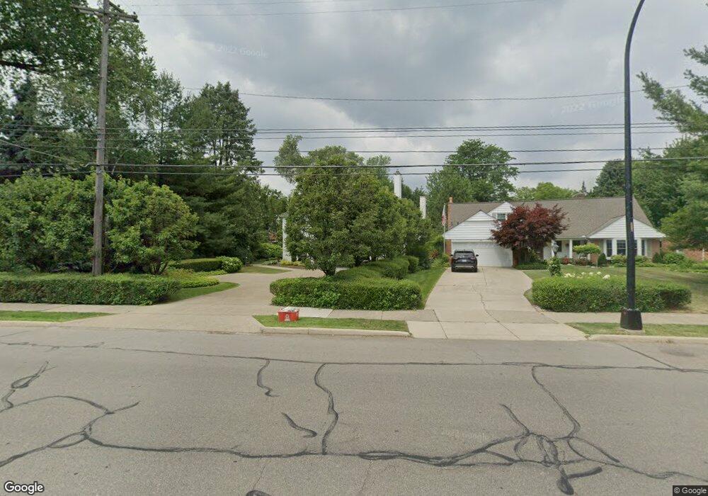 279 Grosse Pointe Blvd, Grosse Pointe Farms, MI 48236 - photo 1