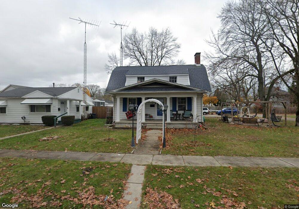 903 Jenkinson St, Port Huron, MI 48060 - photo 1