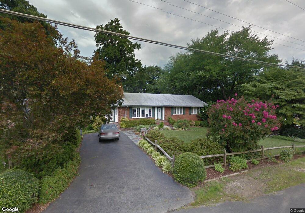 2104 Reynolds St, Falls Church, VA 22043 - photo 1