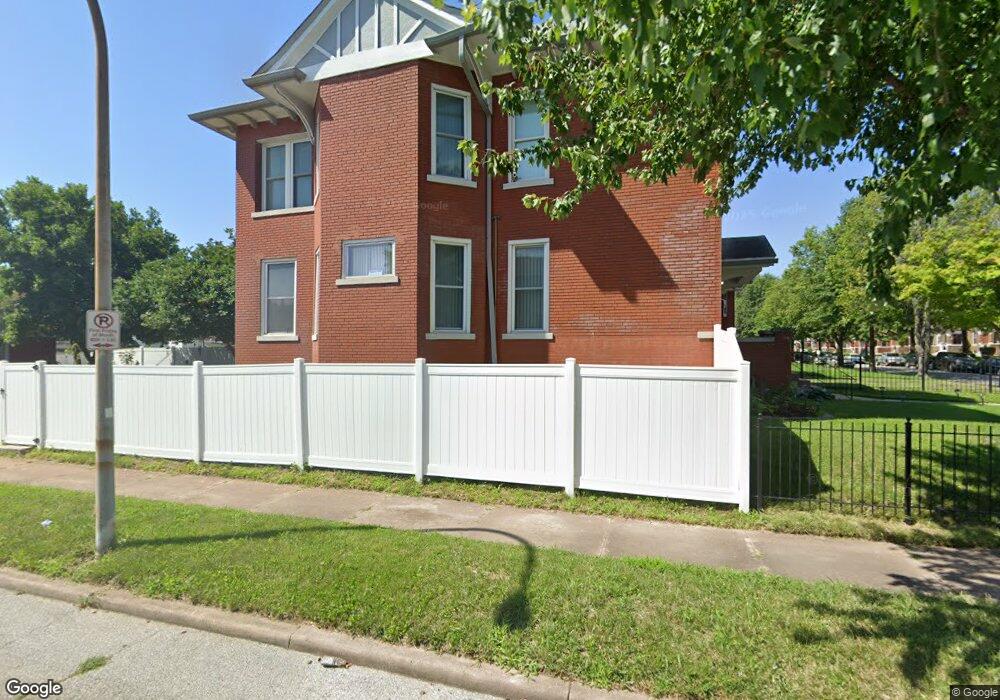 4468 Holly Ave, Saint Louis, MO 63115 - photo 1