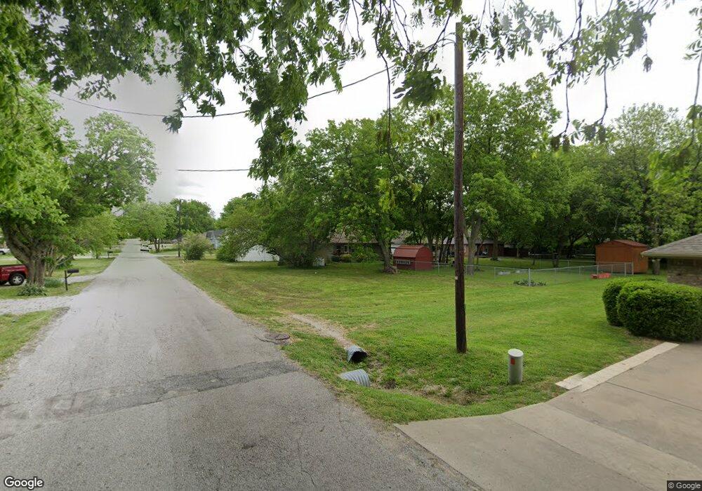 602 Thompson St, Pottsboro, TX 75076 - photo 1