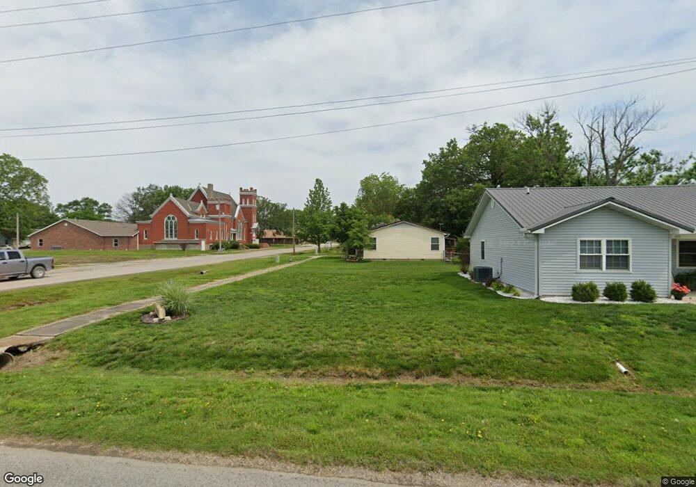 702 Wabash St, Altamont, KS 67330 - photo 1