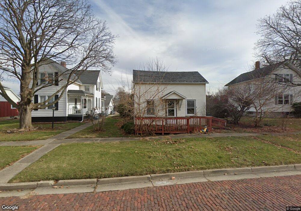 307 N Pleasant St, Princeton, IL 61356 - photo 1