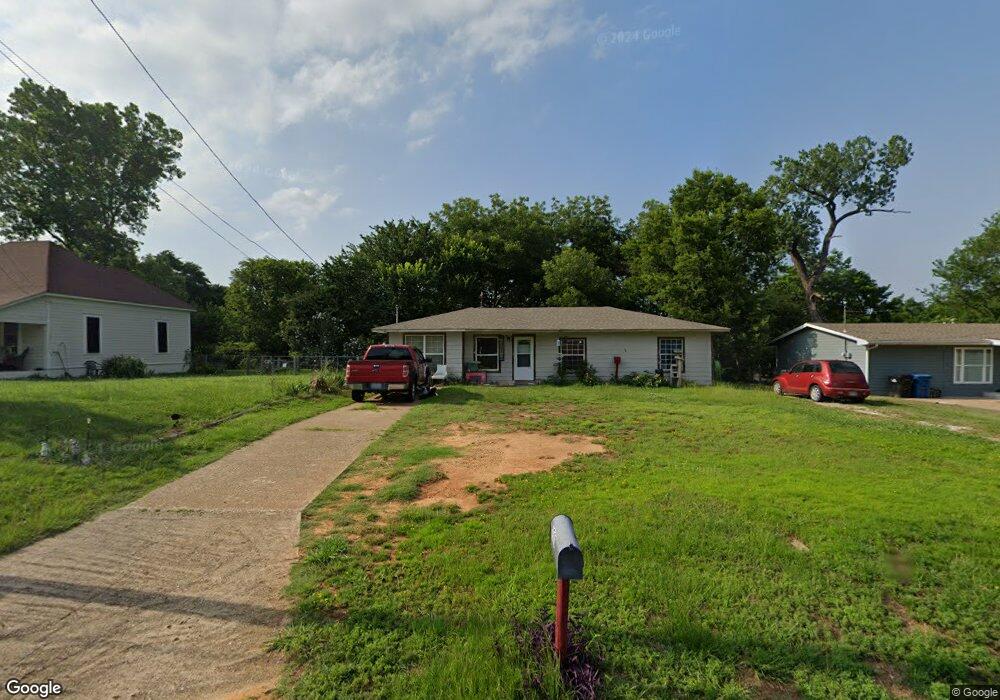 2611 W Walker St, Denison, TX 75020 - photo 1
